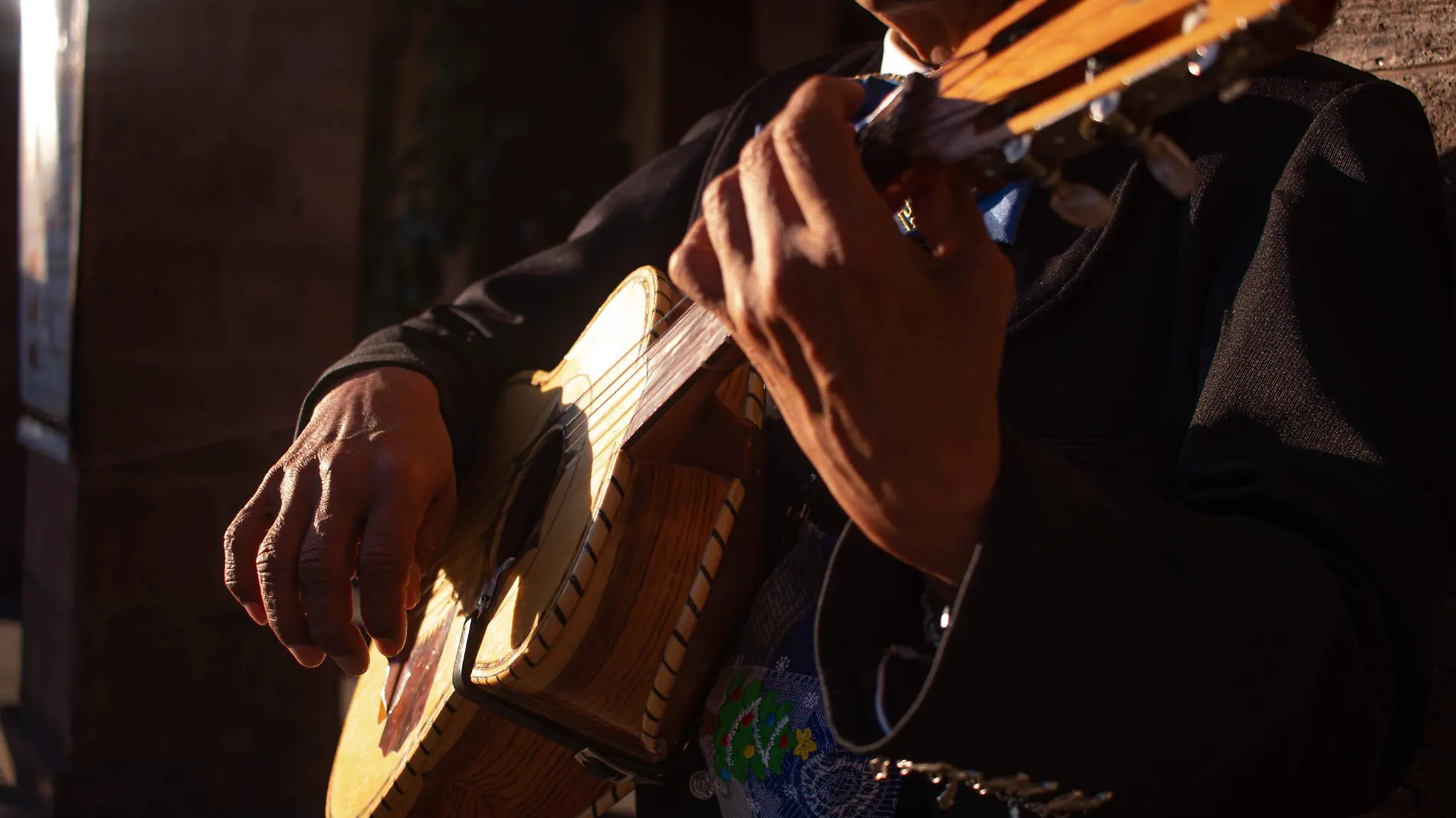 D_a del Amor y Amistad desolado para los mariachis de San Juan del R_o.  Archivo  El